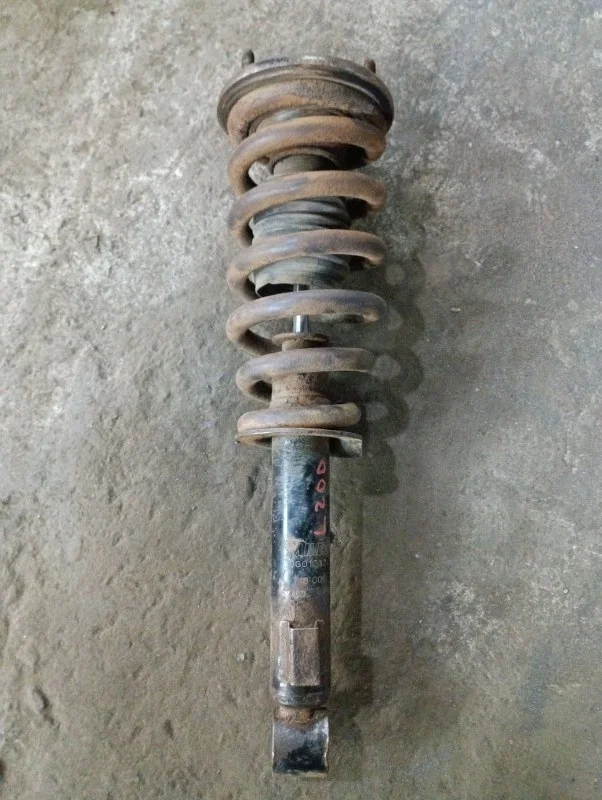 Амортизатор передний Mitsubishi L200 (2006-2015) 2010 MR992321