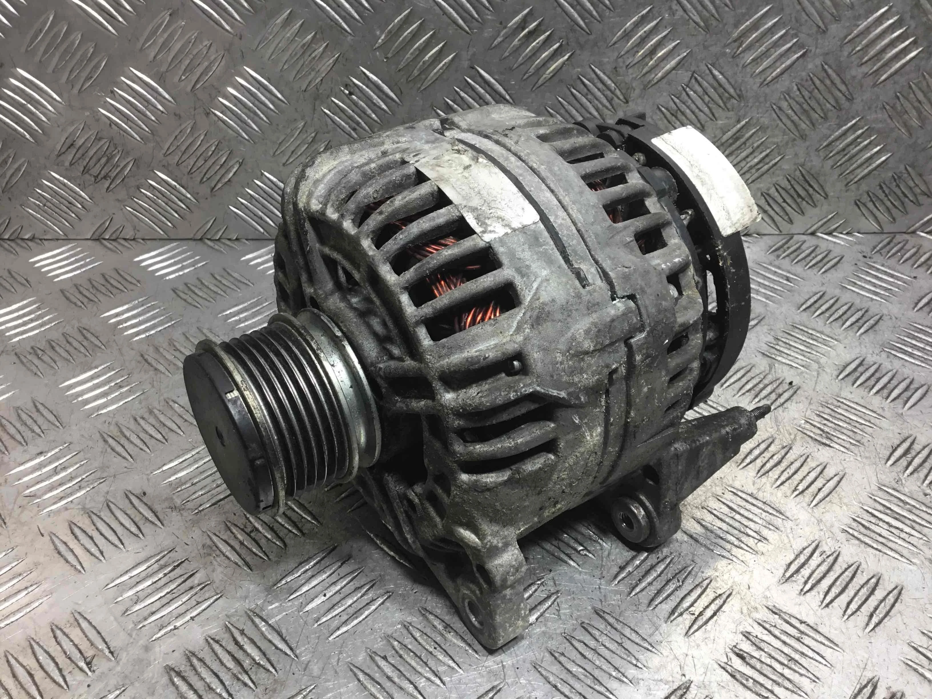 Генератор Volkswagen Touran 1 поколение (2003-2006) дизель 2.0 TDI Механика Минивэн