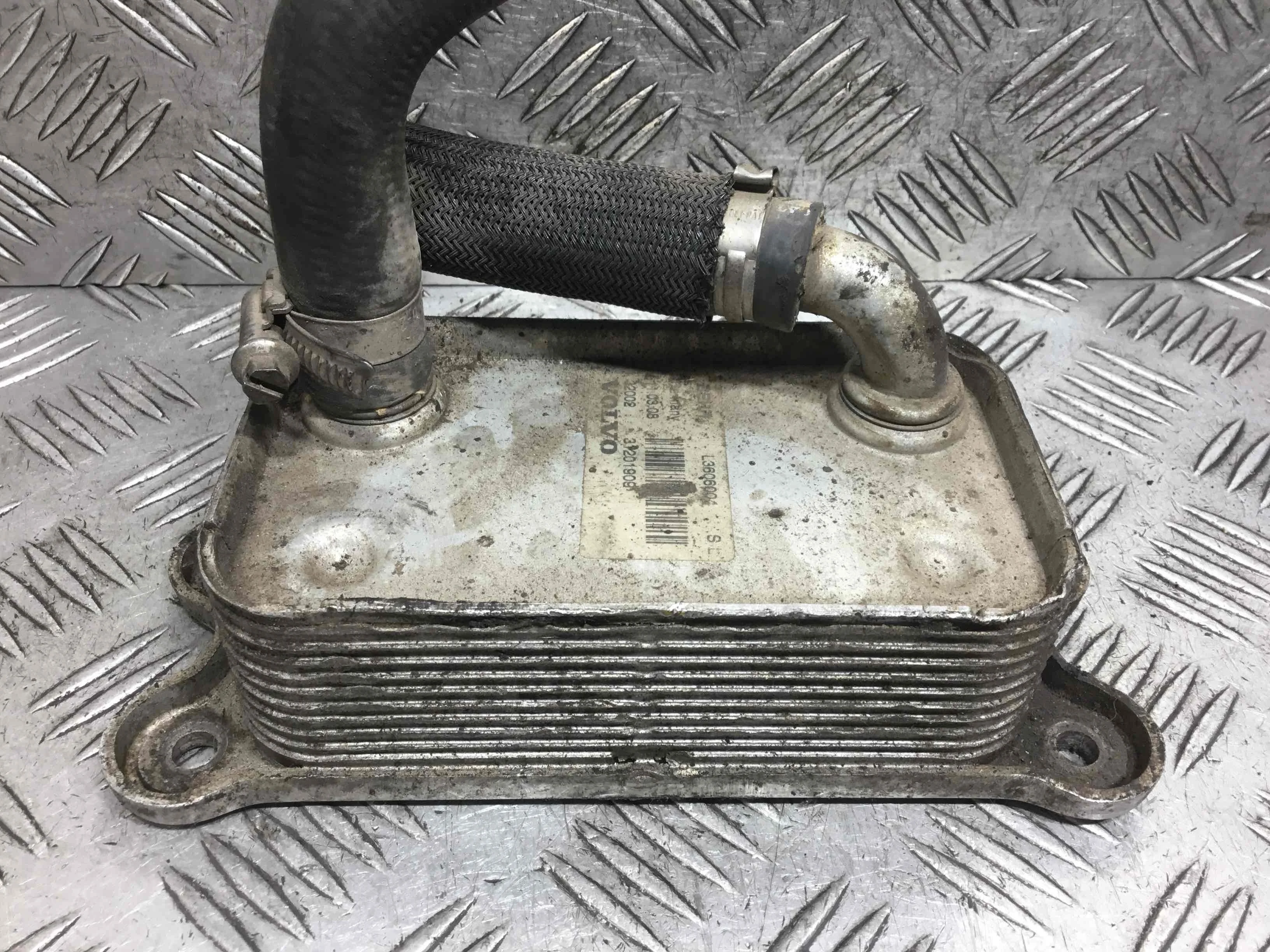 Радиатор масляный Volvo V50 1 поколение 2003-2007 бензин 2.4 i Автомат Седан