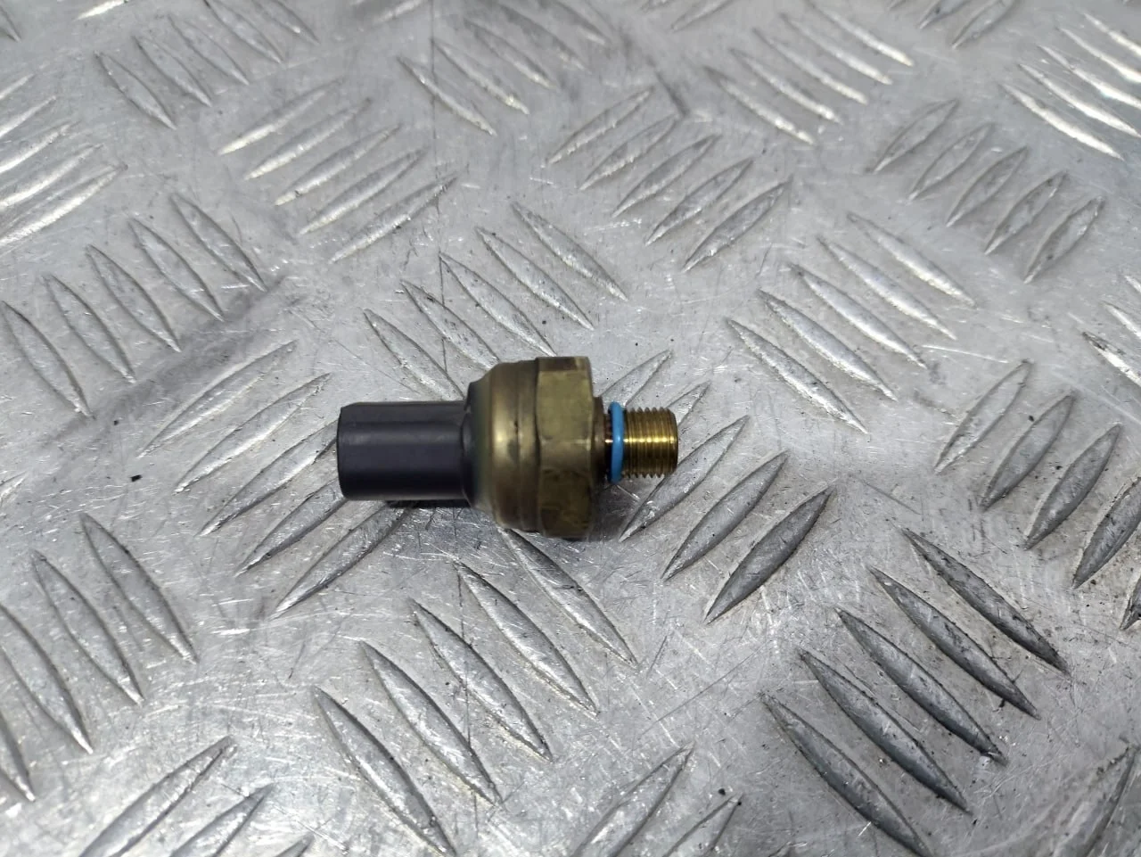 [Б/У] Датчик давления топлива [Код: 00596054 ]