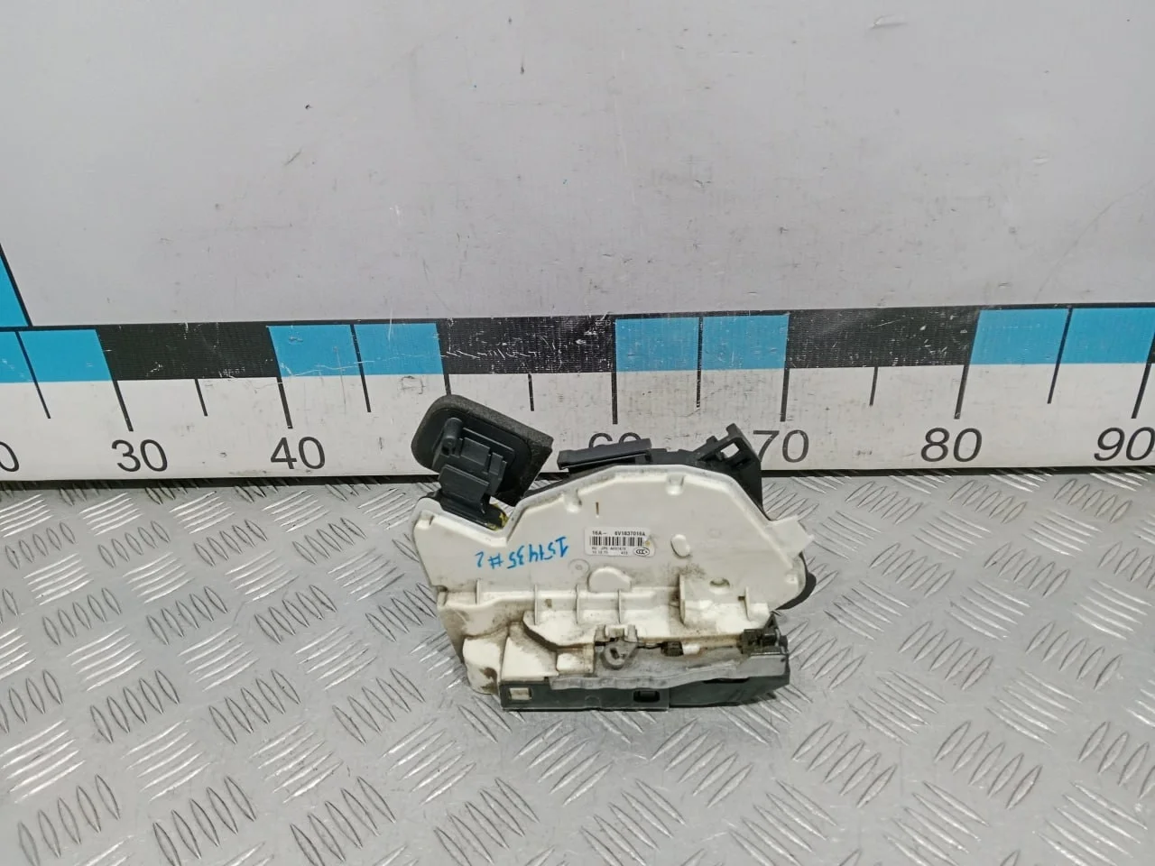 [Б/У] Замок двери передней правой [Код: 00601987 ]