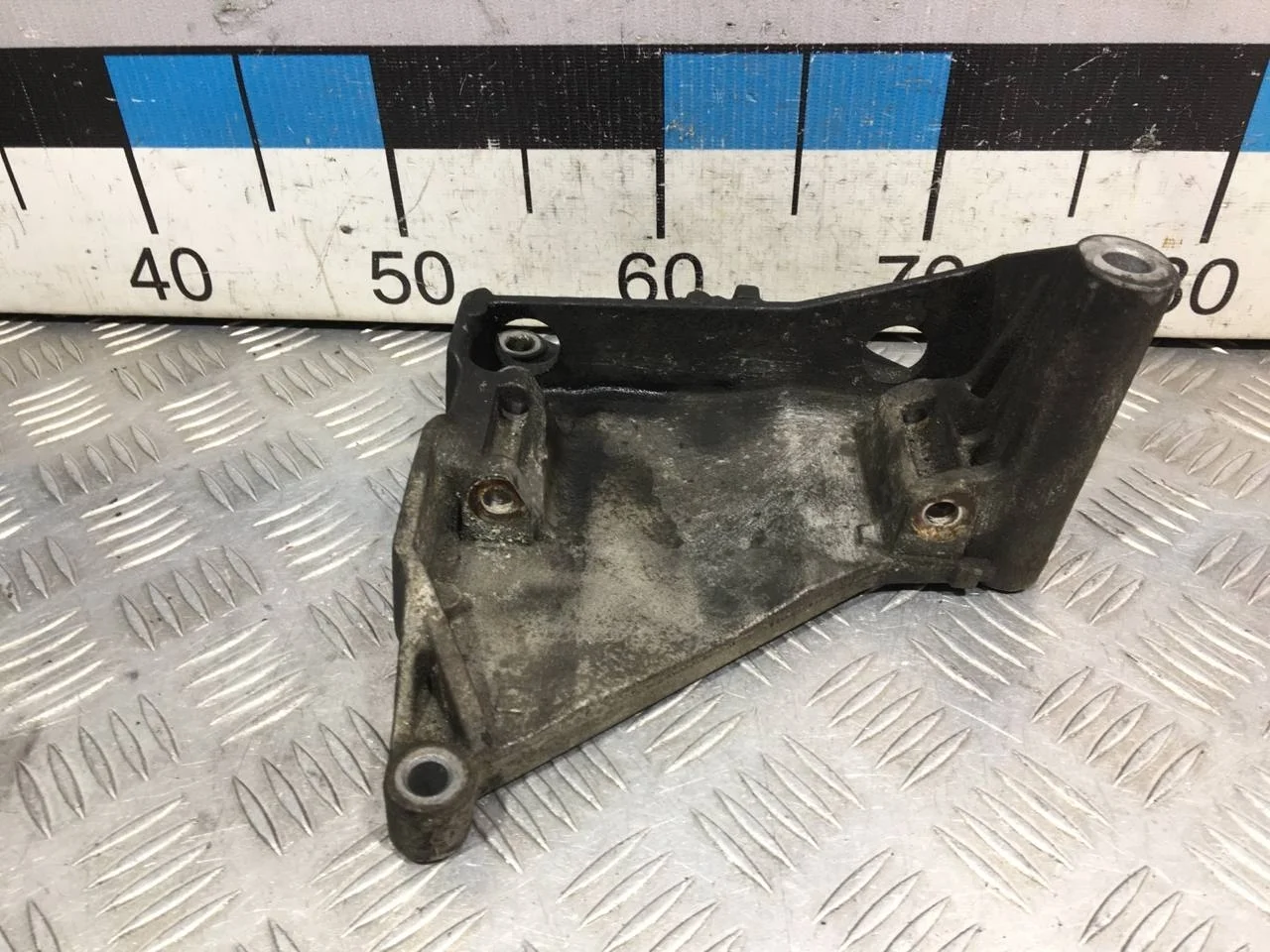 [Б/У] Кронштейн генератора VW [Код: 00598084 ]