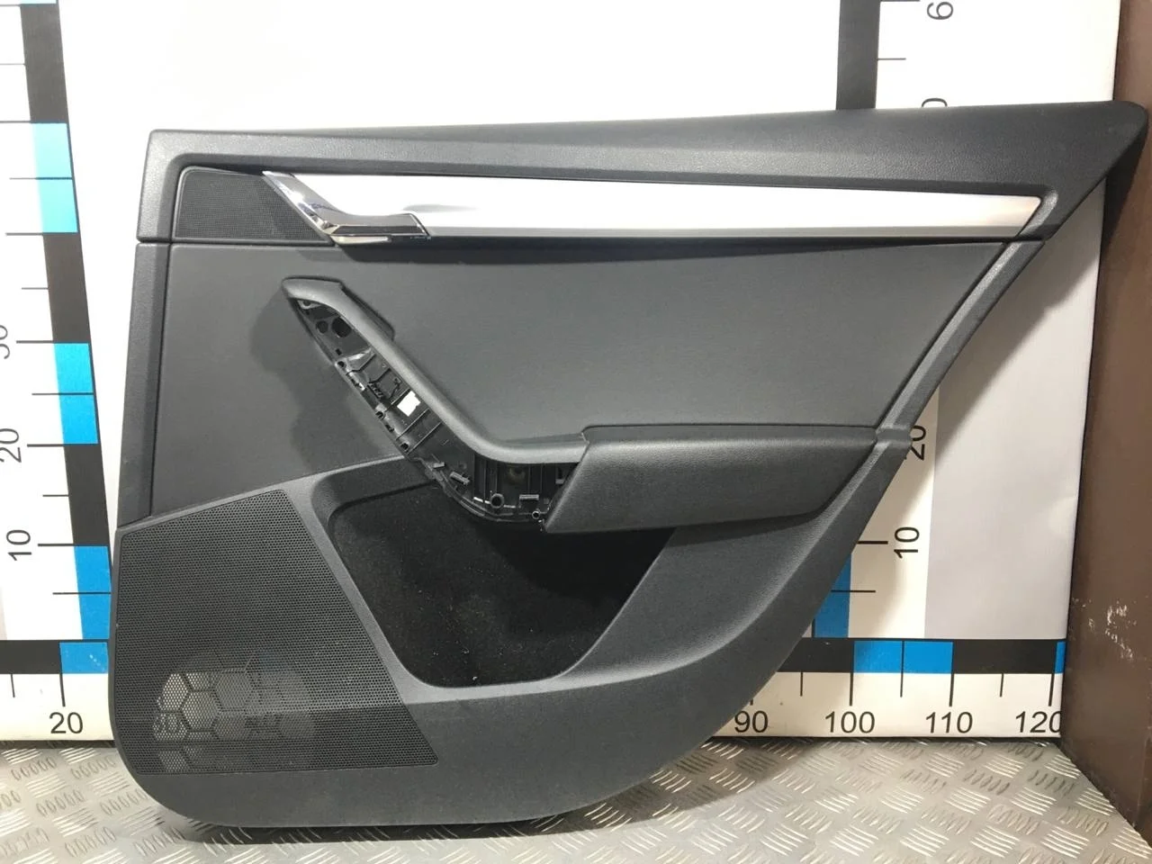 [Б/У] Обшивка двери задней правой Skoda Octavia [Код: 00599542 ]