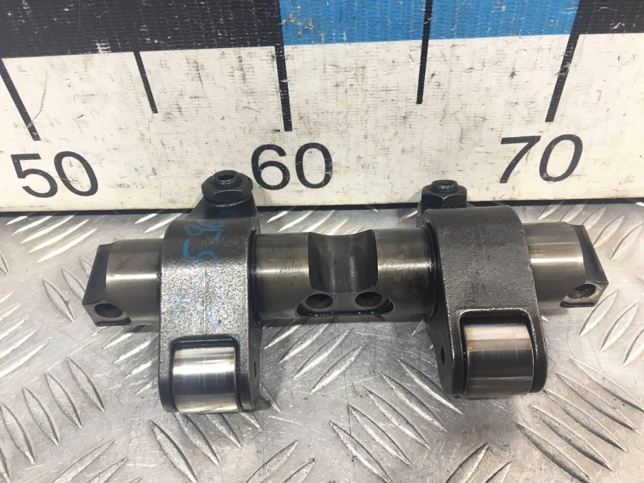 [Б/У] Ось коромысел - (Состояние: пробег 180т) [Код: 00598238 ]