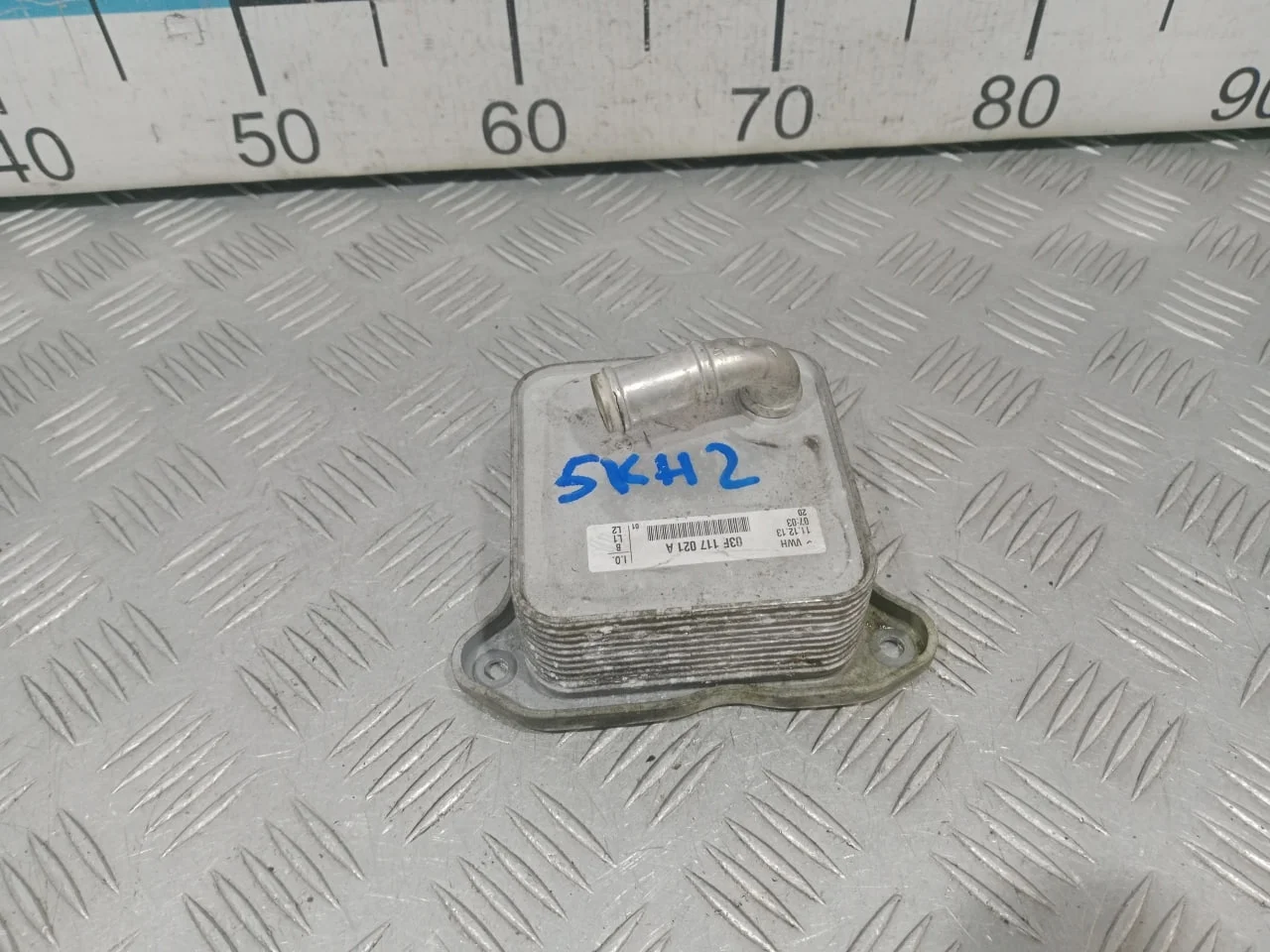 [Б/У] Радиатор масляный - Незначительная вмятина трубки [Незначительные дефекты] [Код: 00595872 ]