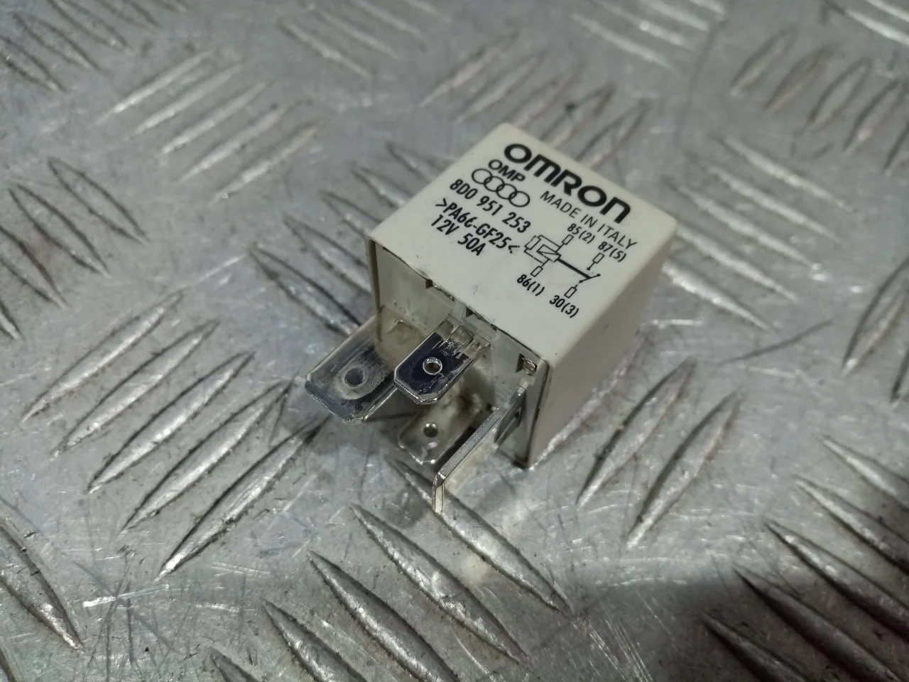 [Б/У] Реле 4 контакта [Код: 00596257 ]