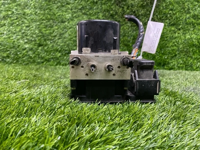 Блок ABS Ford Focus 3 2015 BV612C405AL CB8 MGDA