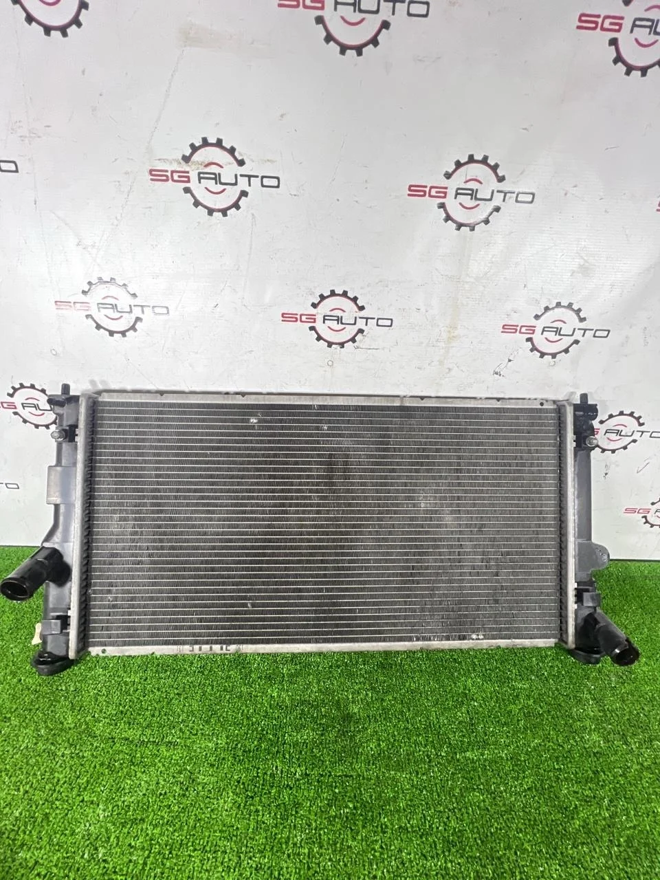 Радиатор охлаждения двигателя Toyota Celica 2000 ZZT231