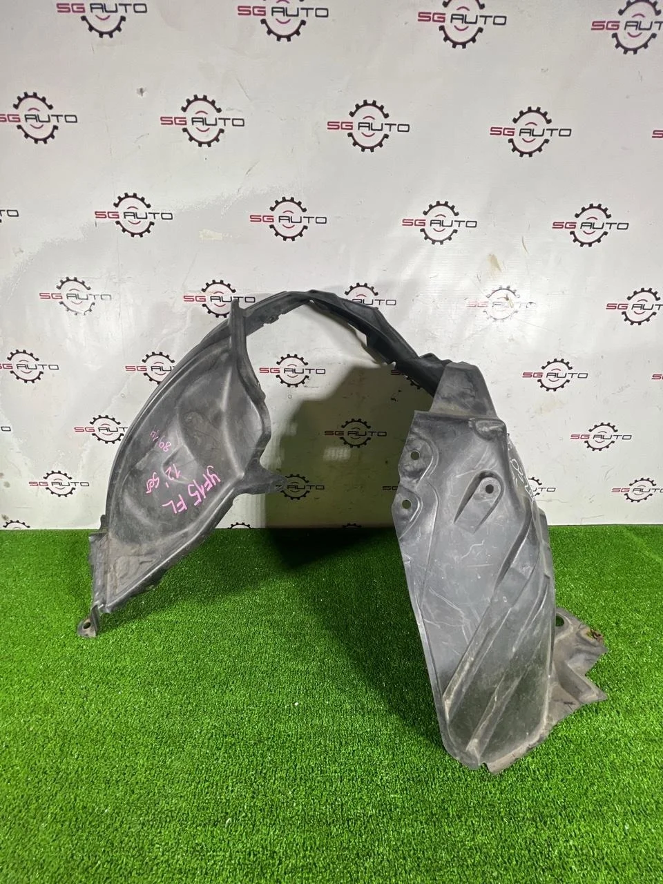 Подкрылок Nissan Juke 2012 YF15