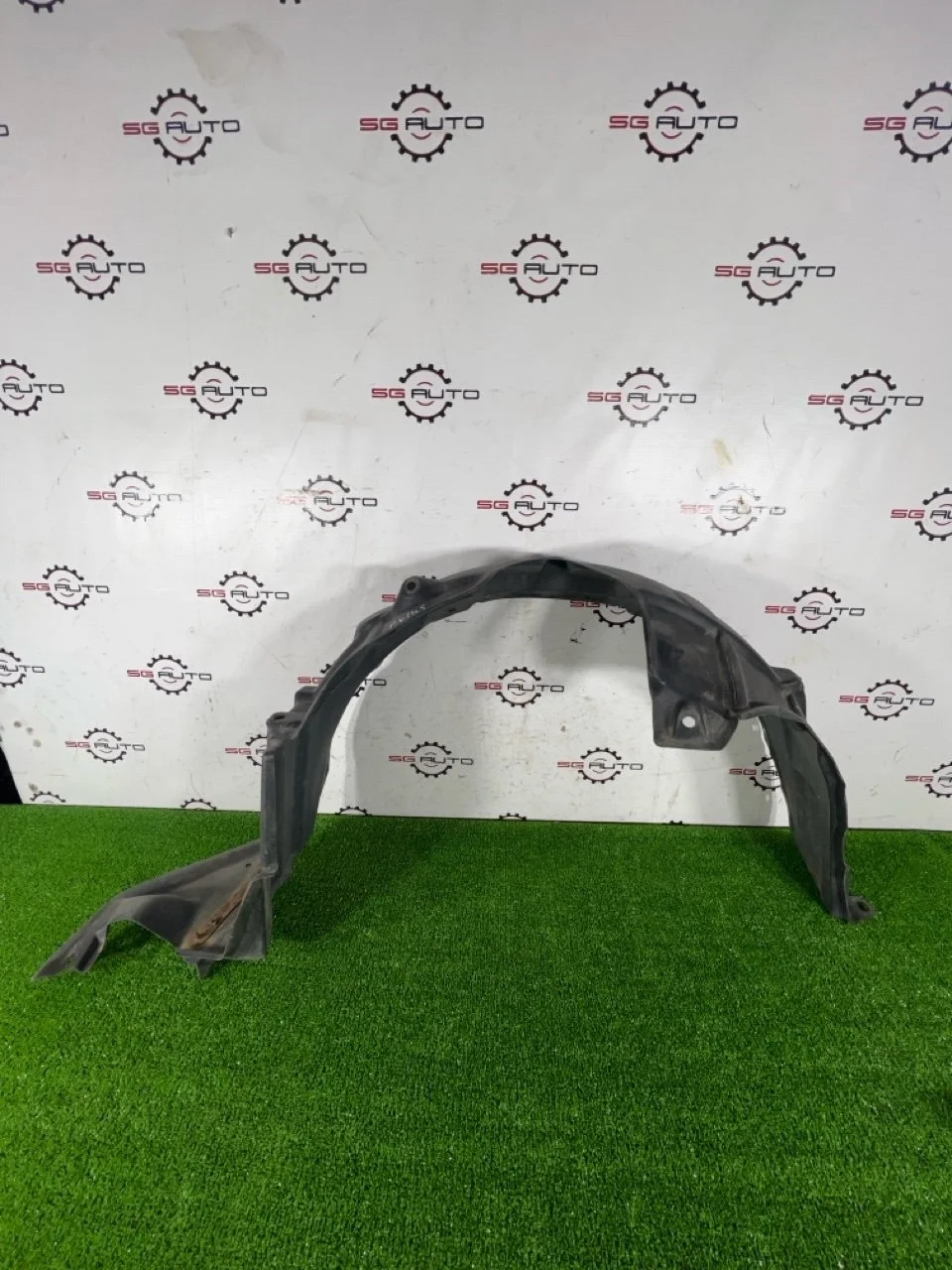 Подкрылок Toyota PRIUS 1999 NHW10