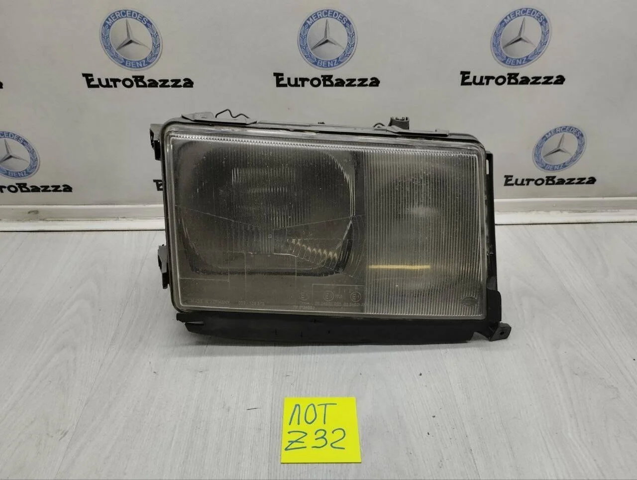 Фара передняя правая Mercedes W124