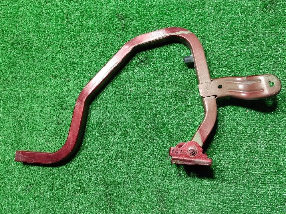 Петля крышки левая багажника Renault Logan 1