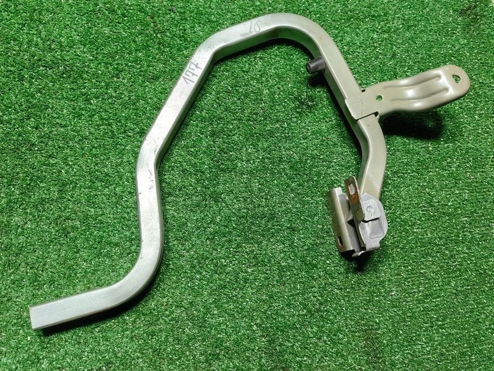 Петля крышки багажника левая Renault Logan 1