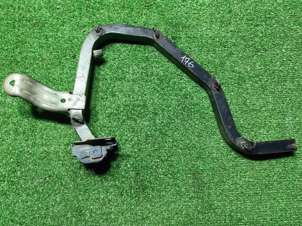 Петля крышки правая багажника Renault Logan 1