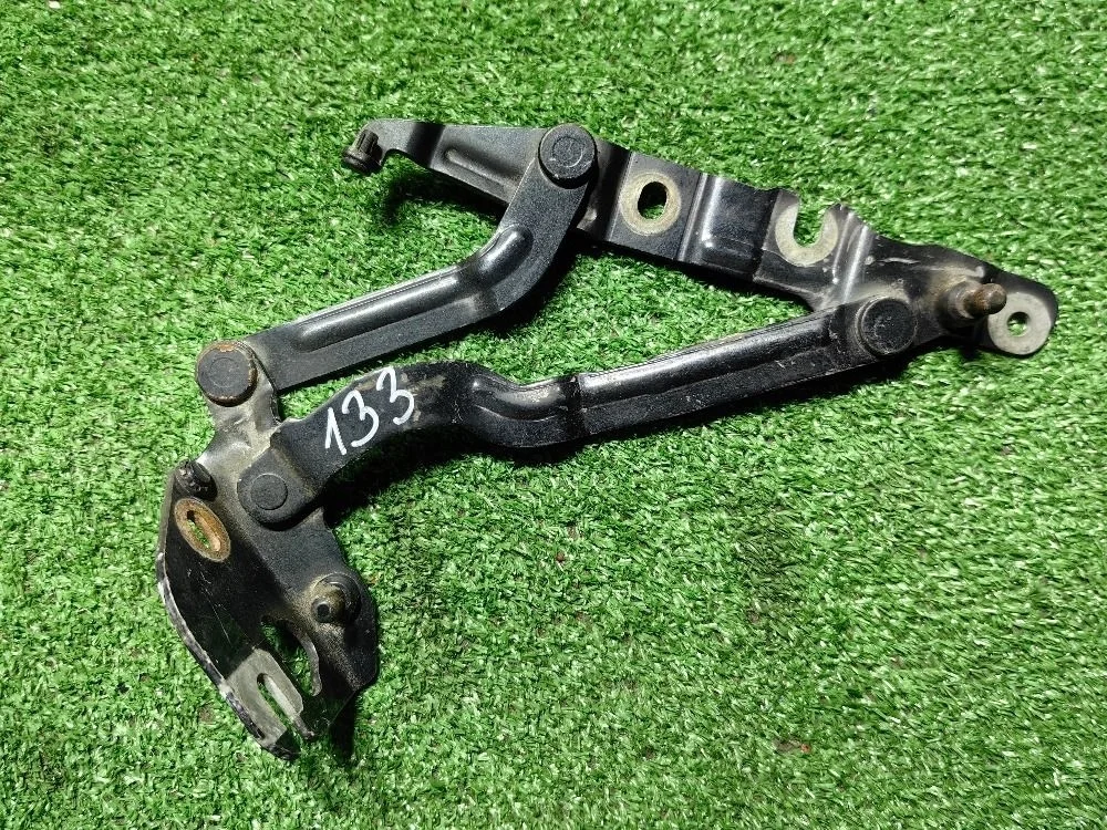 Петля крышки багажника левая Audi A6 C5