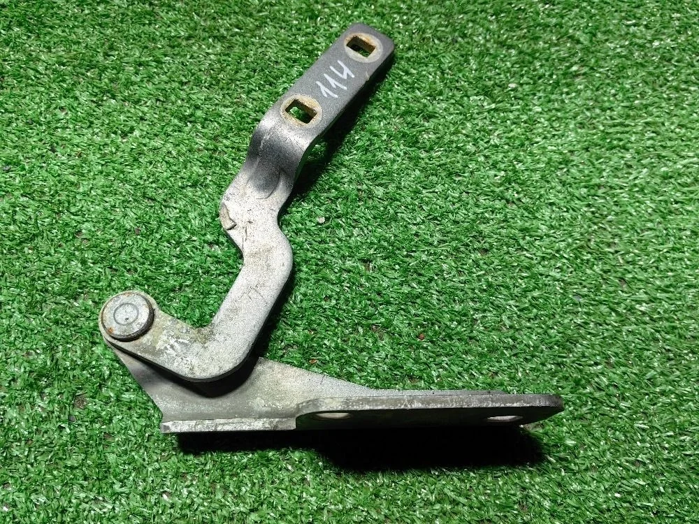 Петля капота левая Audi A8 D2