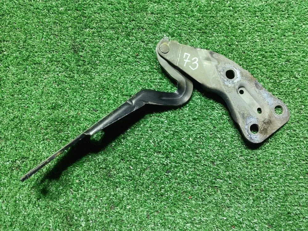 Петля капота левая Opel Astra G