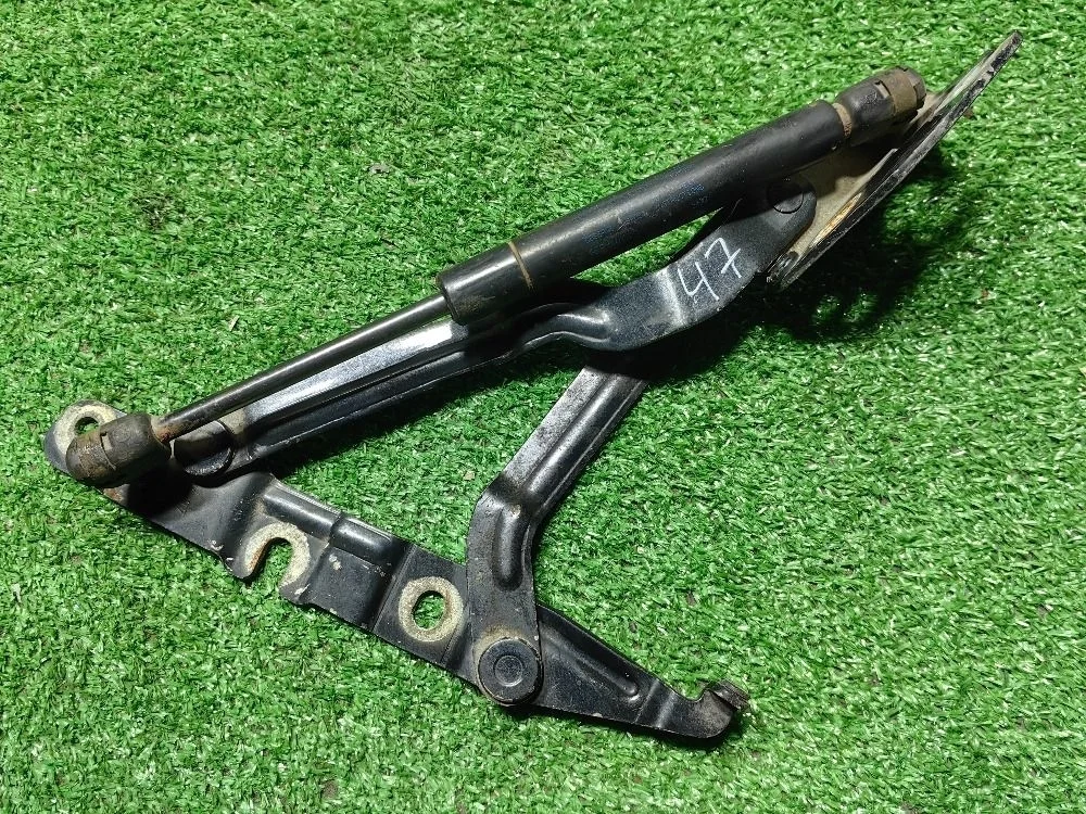 Петля багажника левая Audi A6 C5