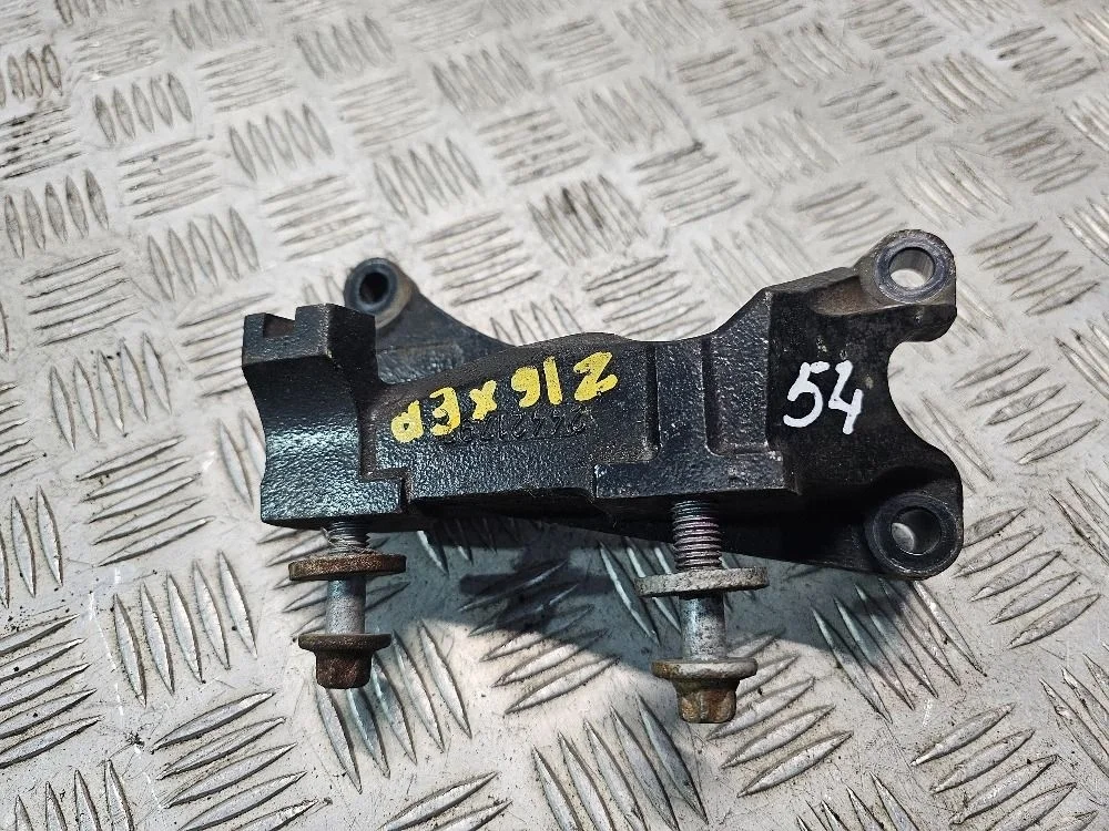 Кронштейн двигателя правый Opel Astra H