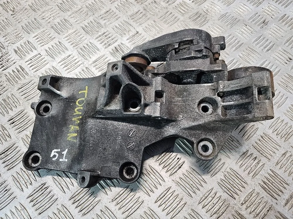 Кронштейн генератора Volkswagen Touran