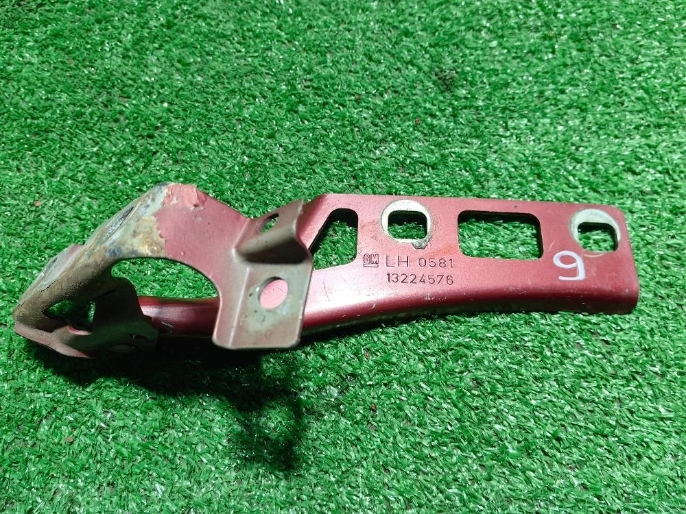 Петля капота левая Opel Zafira B