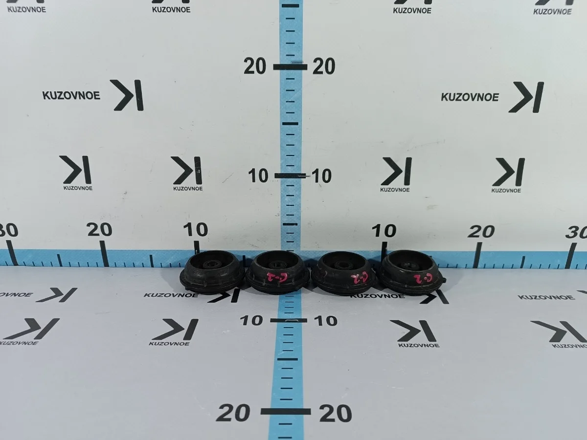 Подушка радиатора резиновая Hyundai Sonata 2020 DN8