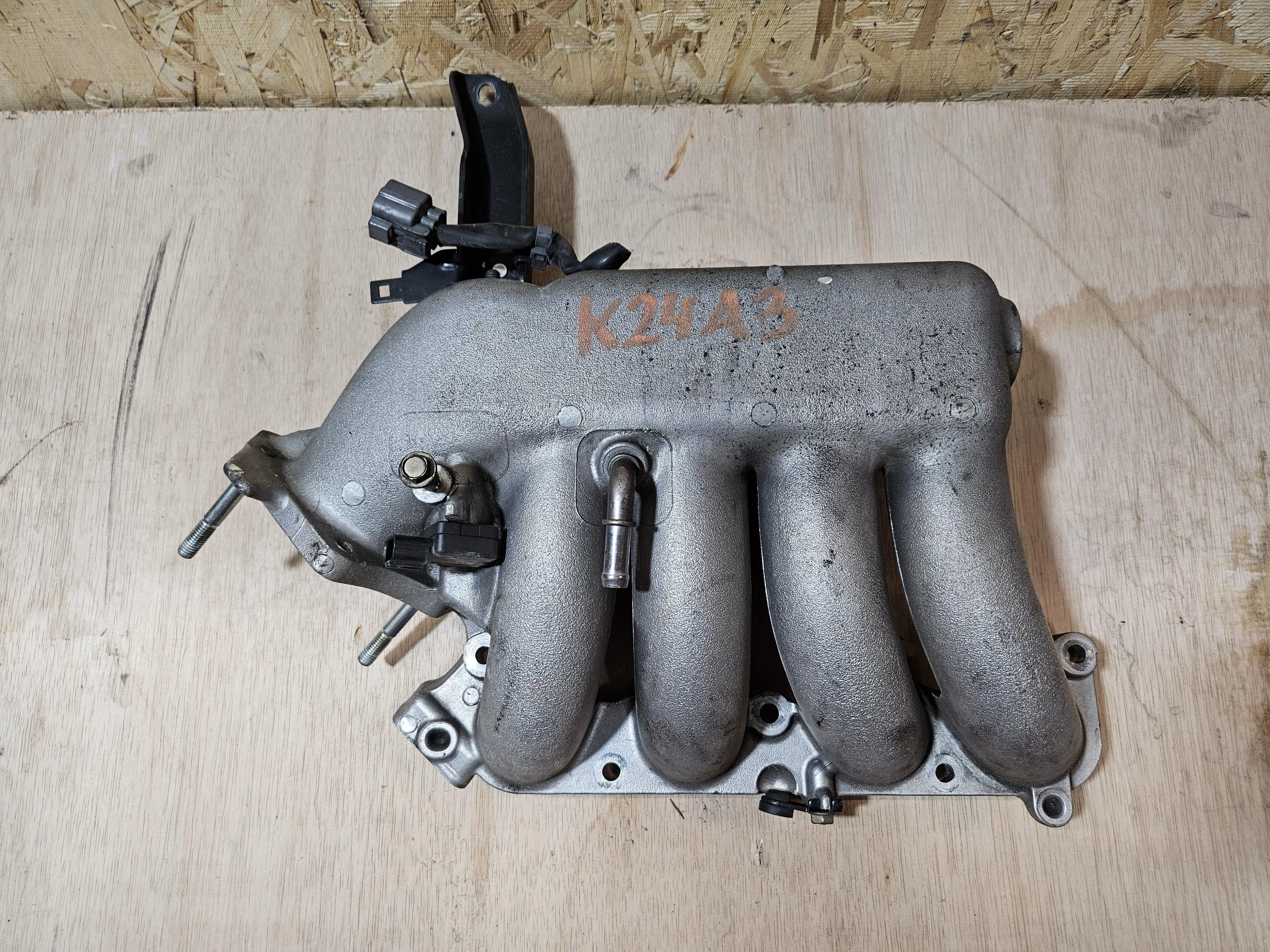 Впускной коллектор Honda Accord 7 (CL) 2.4 K24A3