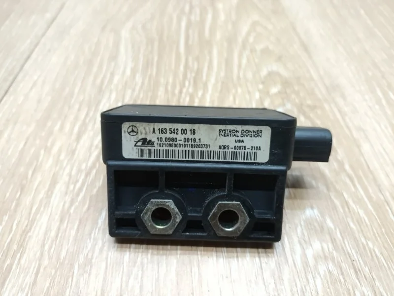 Датчик ускорения Mercedes ML 1999 W163
