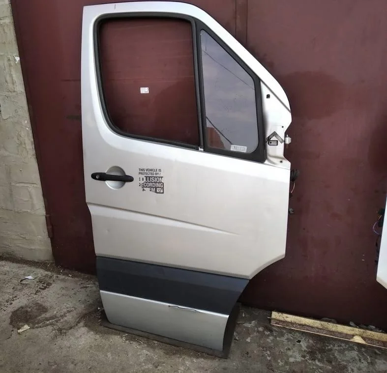 Дверь передняя правая Mercedes-Benz