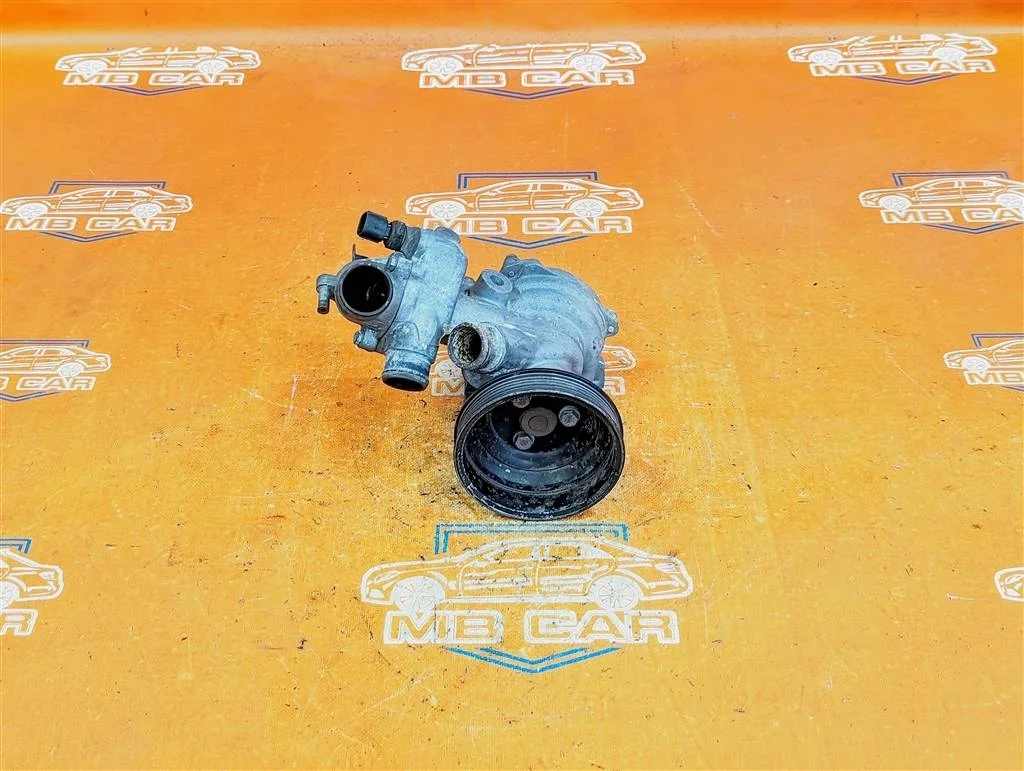 Помпа Mercedes-Benz