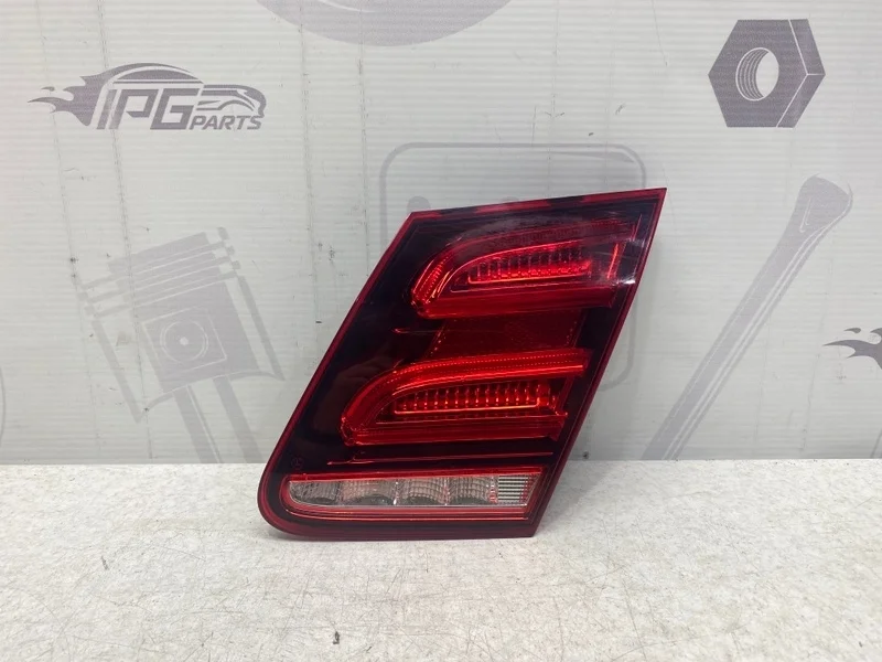 Фонарь задний правый крышку багажника Mercedes-benz 2014 W212