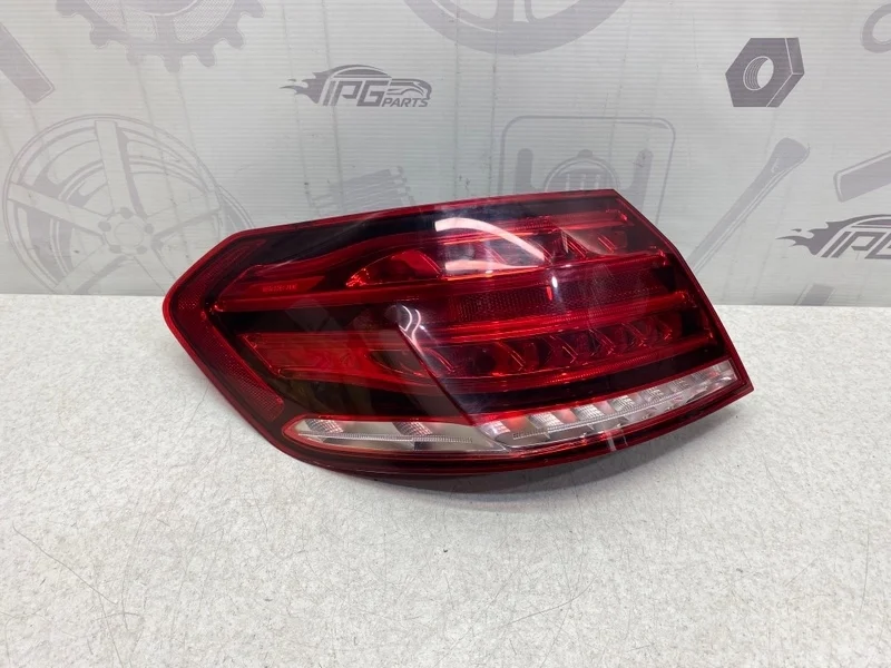 Фонарь задний левый крыло Mercedes-benz 2013 W212