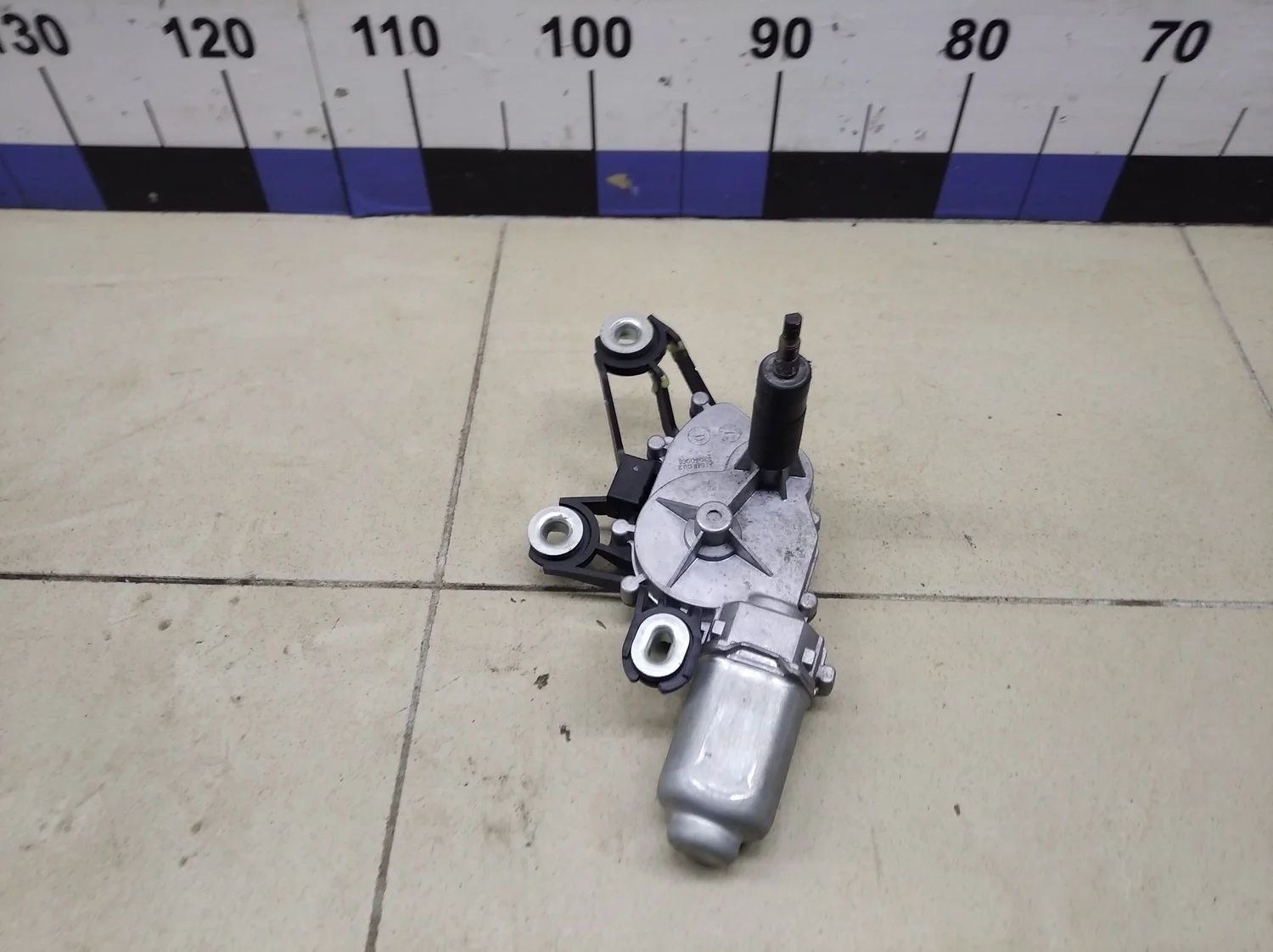 Моторчик стеклоочистителя задний Fabia 2007-2015