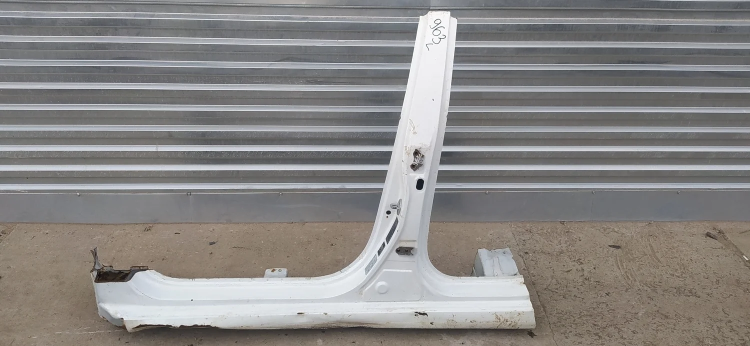 Порог со стойкой левый Solaris 2010-2017