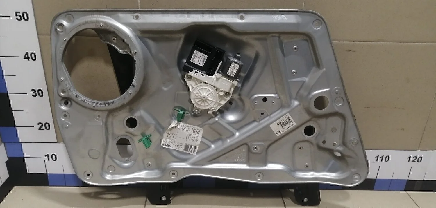 Стеклоподъемник электр. передний левый Tiguan 2011-2016