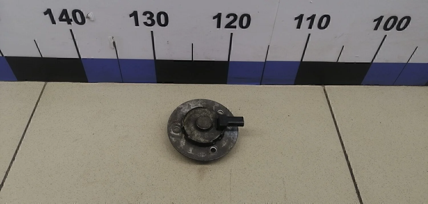 Клапан электромагн. изменения фаз ГРМ Passat [B6] 2005-2010