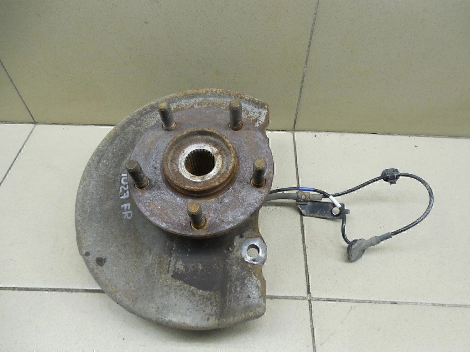 Кулак поворотный передний правый ASX 2010-2016