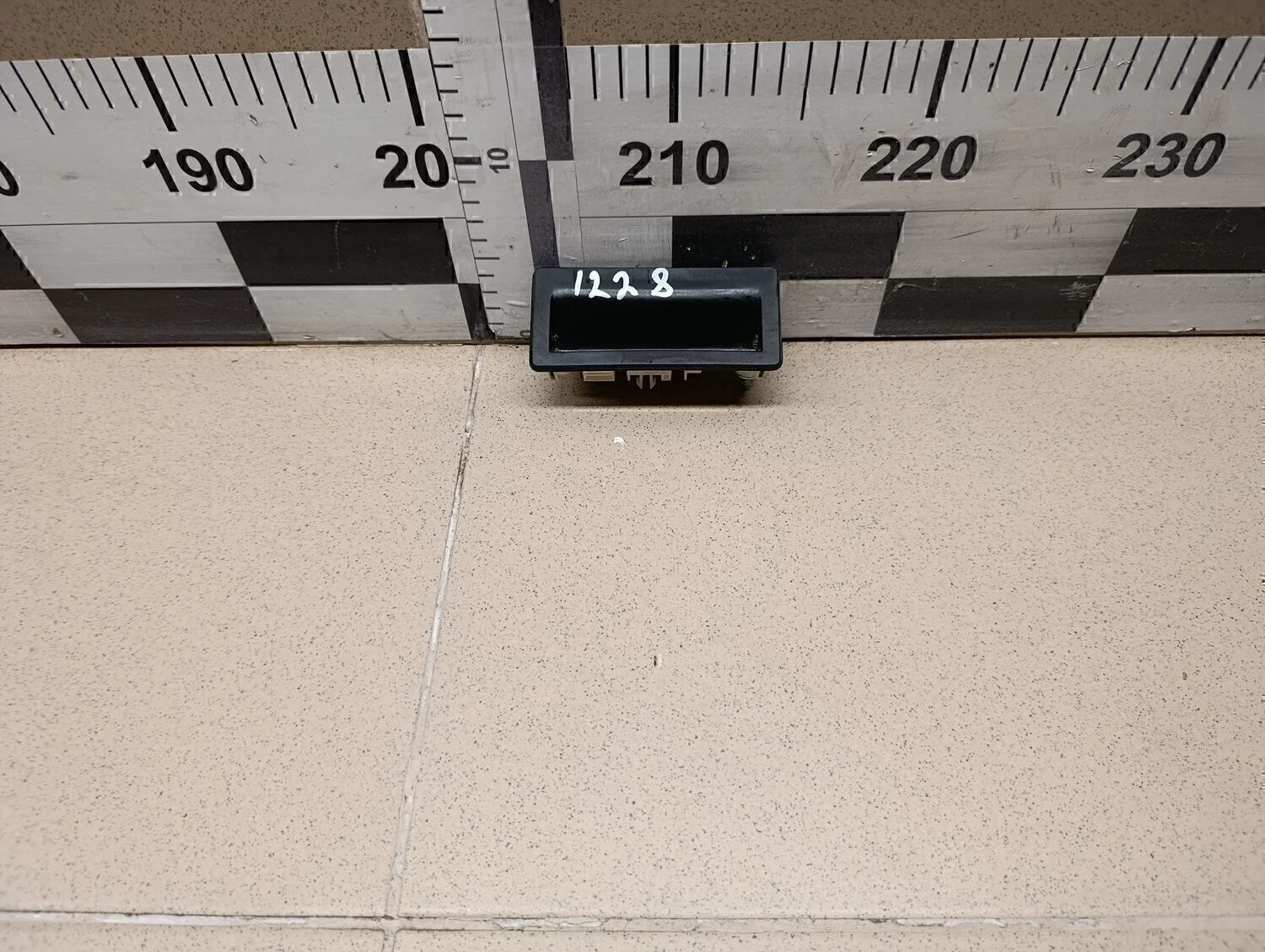 Кнопка открывания багажника Passat [B6] 2005-2010