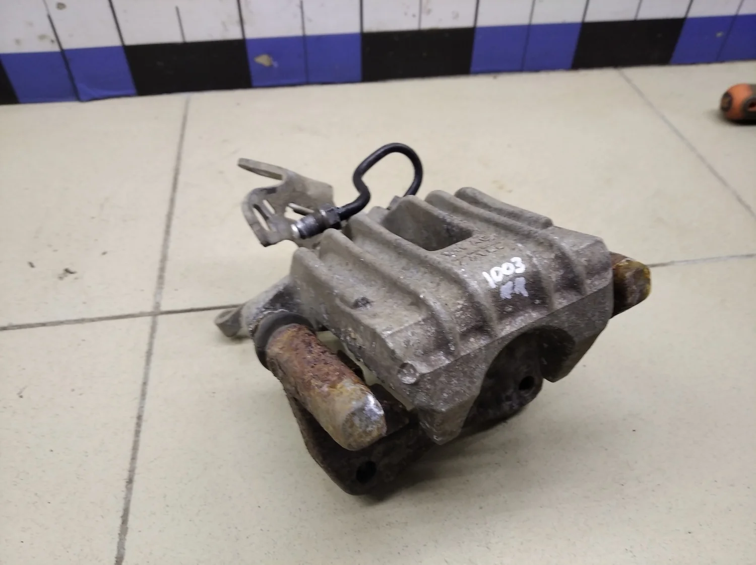 Суппорт задний правый Yeti 2009>