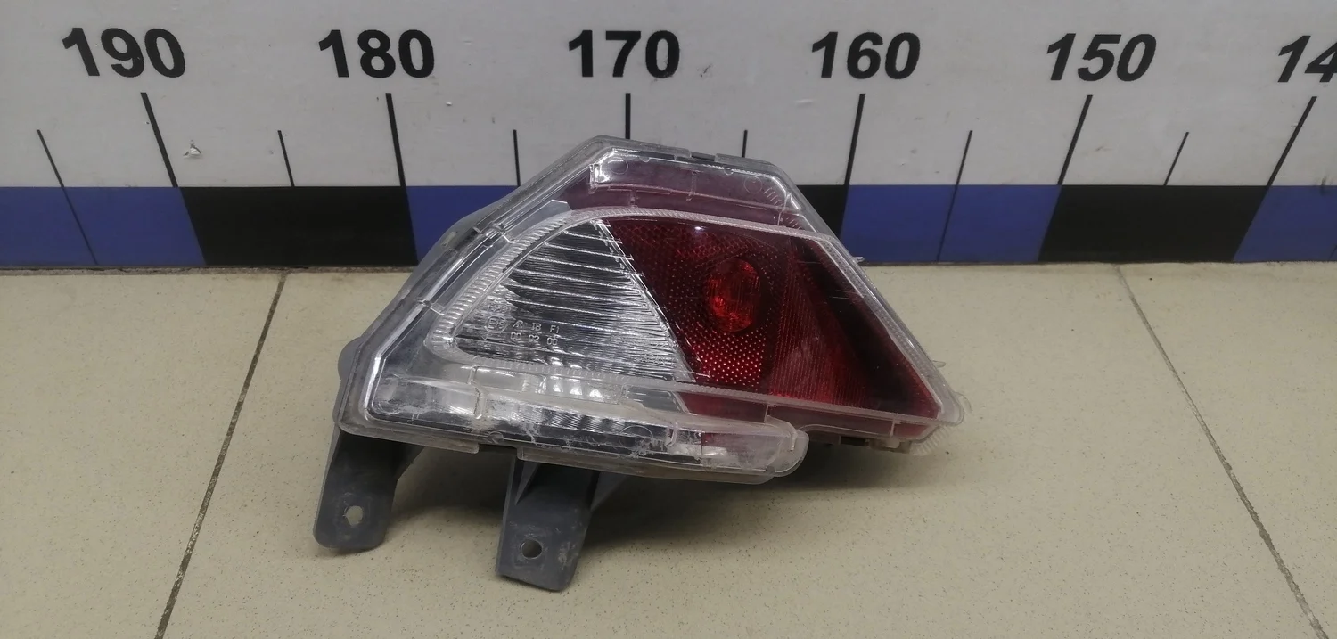 Фонарь задний в бампер левый RAV 4 2013-2019