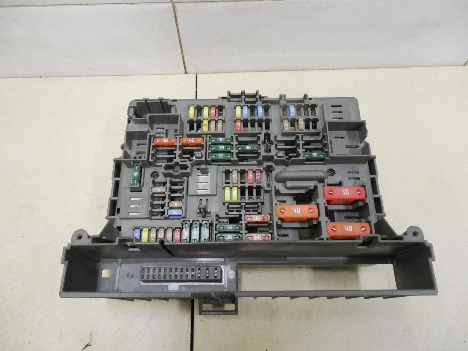 Блок предохранителей 1-серия E82/E88 2006>