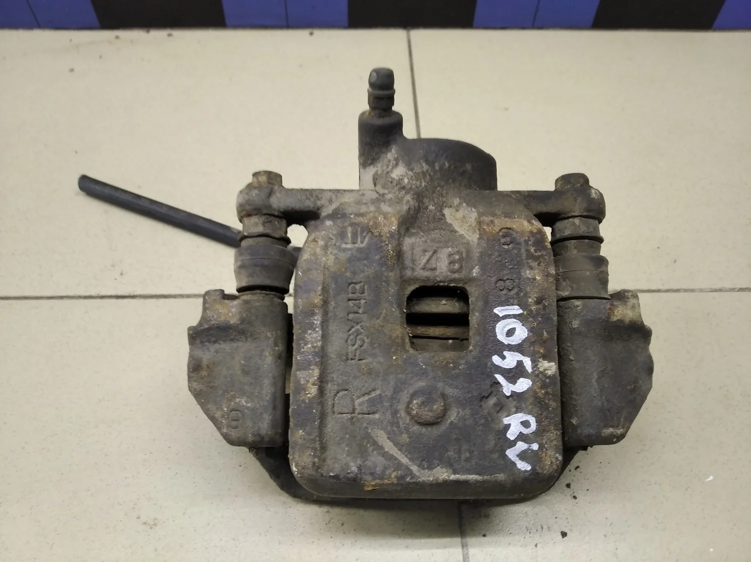 Суппорт задний правый Land Cruiser (100) 1998-2007