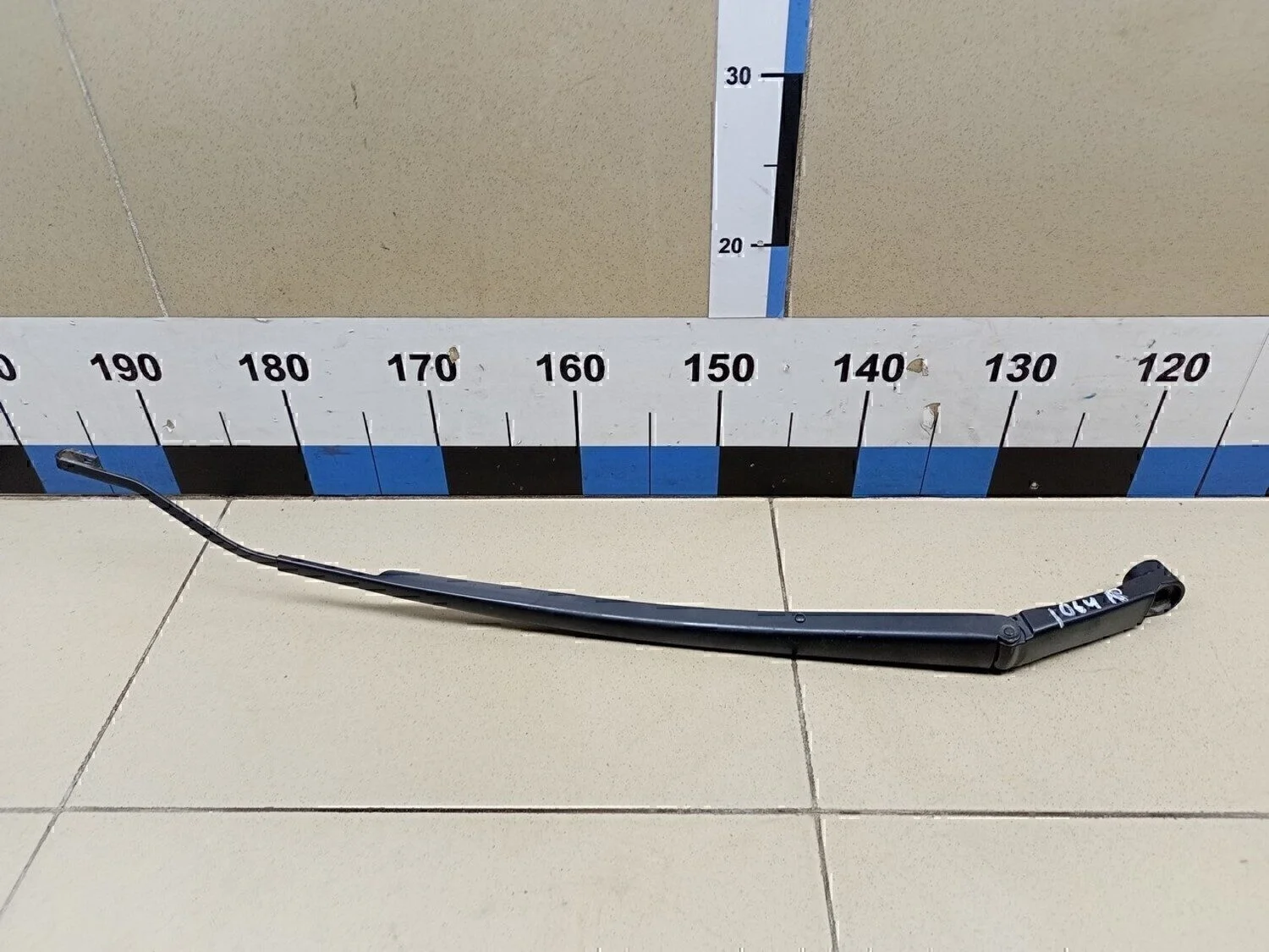 Поводок стеклоочистителя передний правый RAV 4 2013-2019