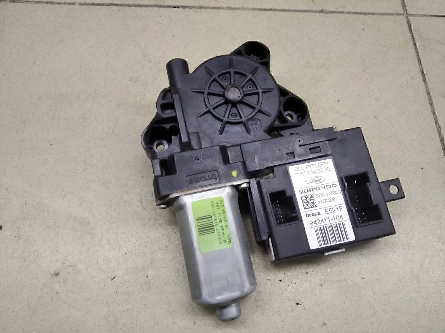 Моторчик стеклоподъемника Kuga 2008-2012