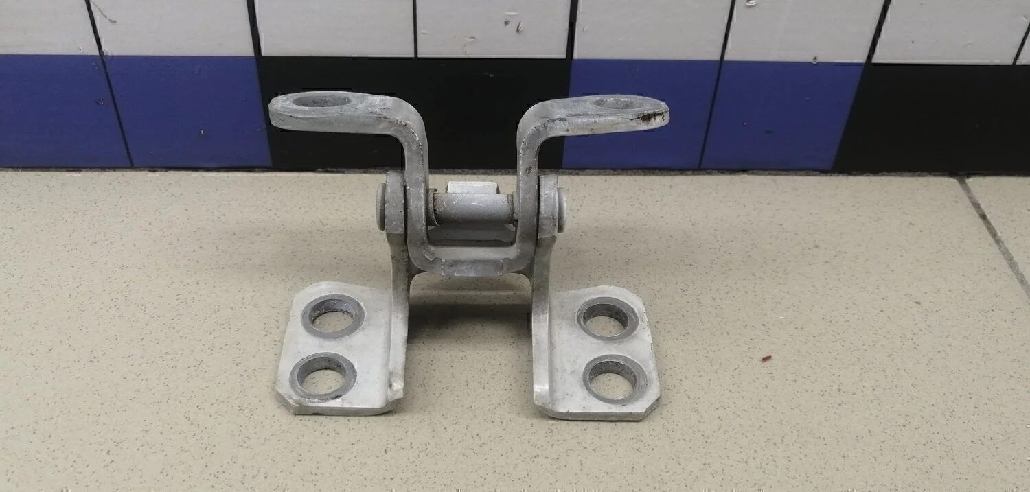 Петля двери багажника GX460 2009>