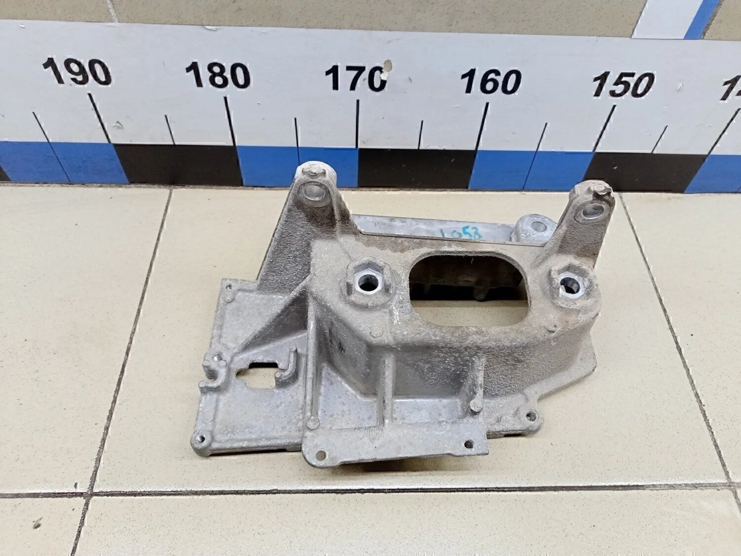 Кронштейн опоры КПП Juke (F15) 2011>