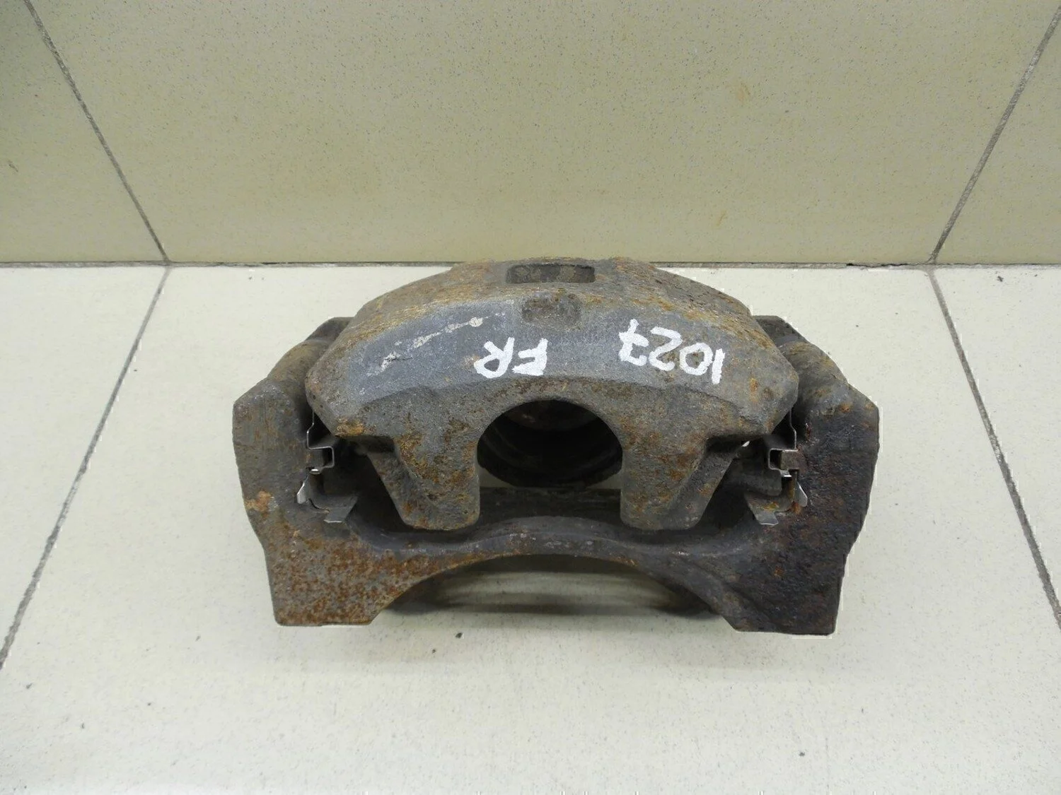 Суппорт передний правый ASX 2010-2016