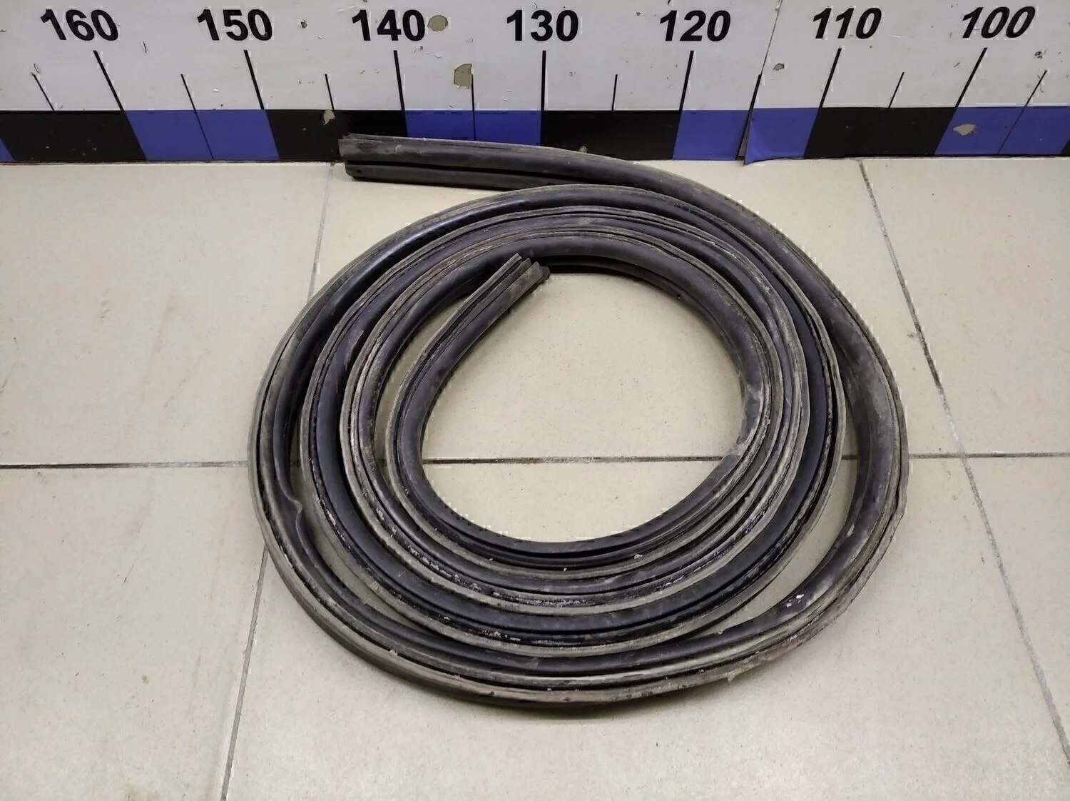 Уплотнитель багажника Fusion 2002-2012