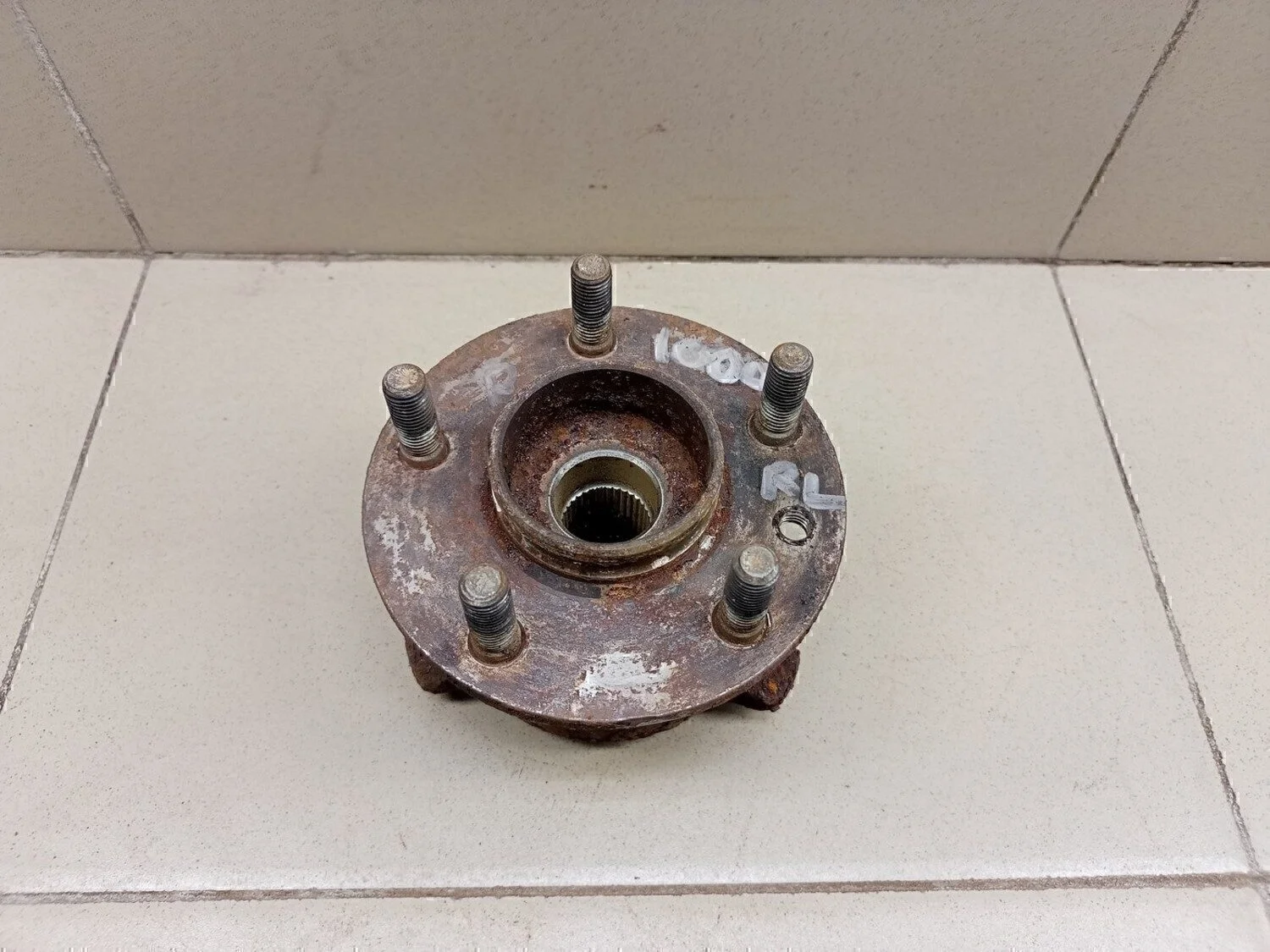 Ступица задняя Kuga 2008-2012