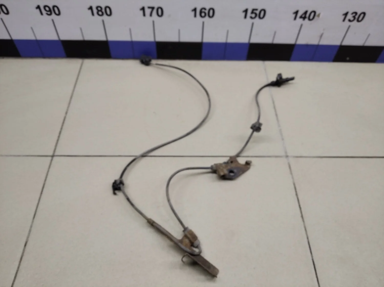 Датчик ABS передний левый RAV 4 2006-2013